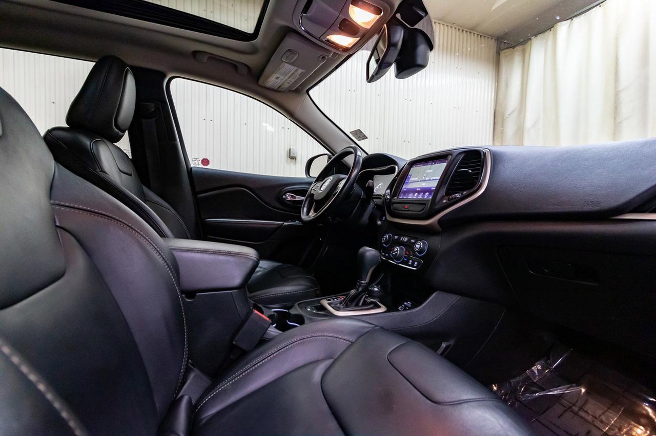 2016 Jeep Cherokee 4x4 Limited Leather Roof Nav Red Deer AB