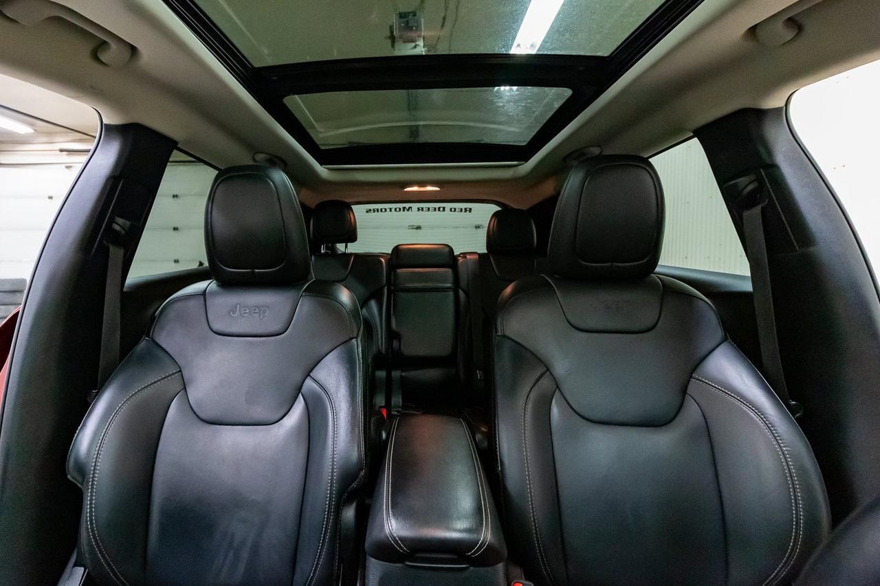2016 Jeep Cherokee 4x4 Limited Leather Roof Nav Red Deer AB