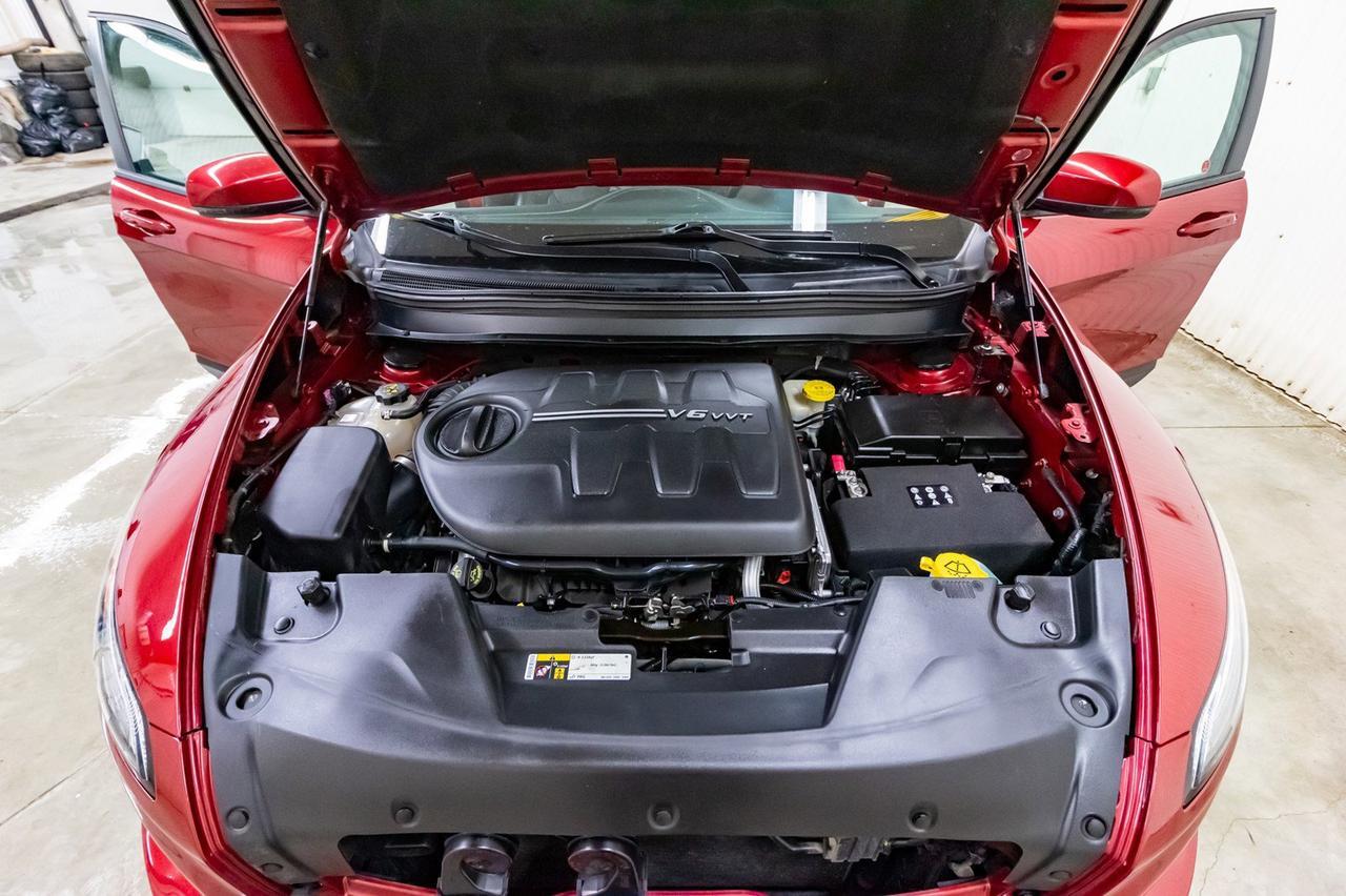 2016 Jeep Cherokee 4x4 Limited Leather Roof Nav Red Deer AB