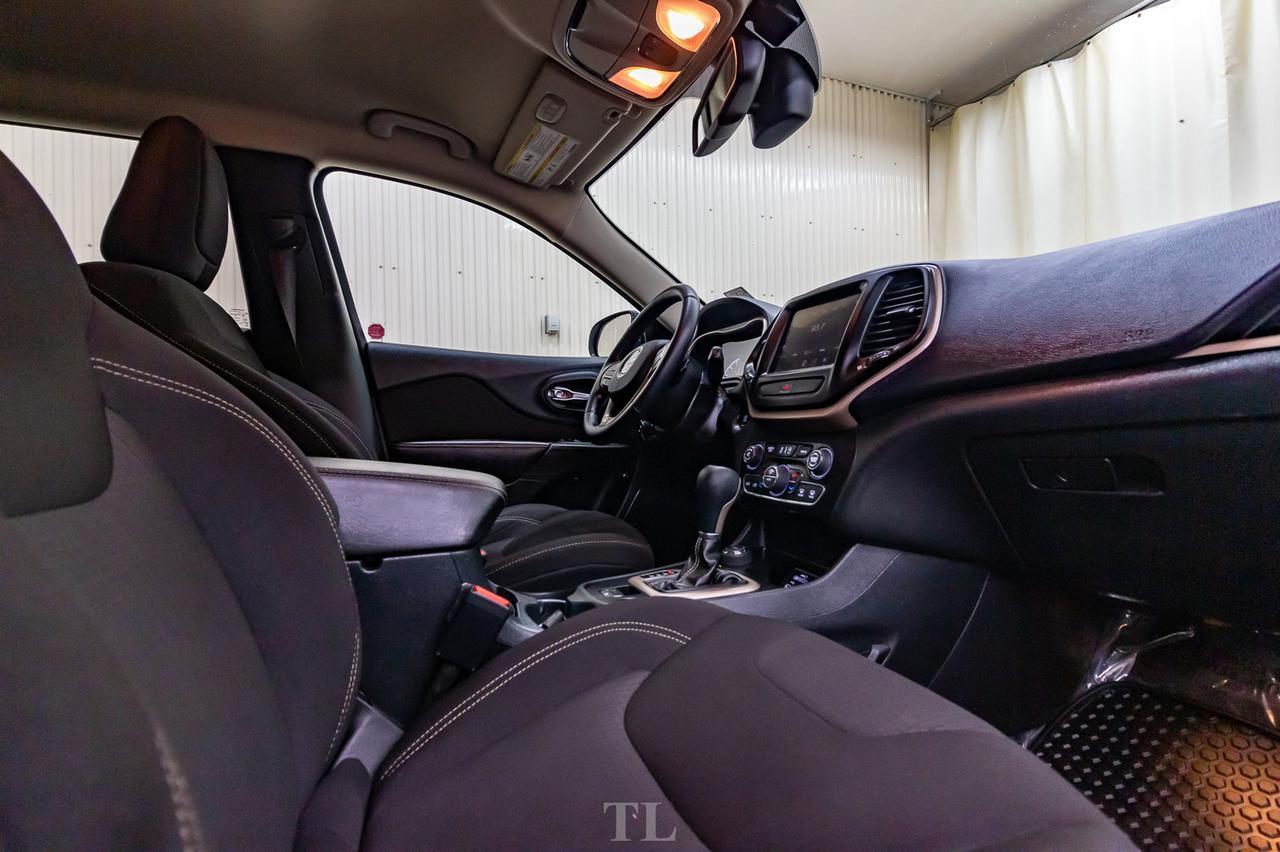 2016 Jeep Cherokee 4x4 North BCam Red Deer AB