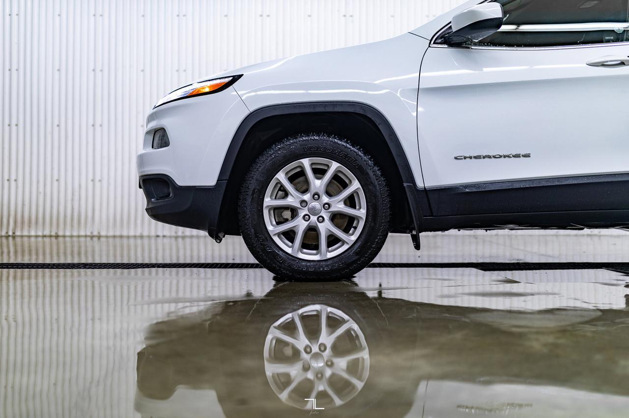 2016 Jeep Cherokee 4x4 North Leather BCam Red Deer AB