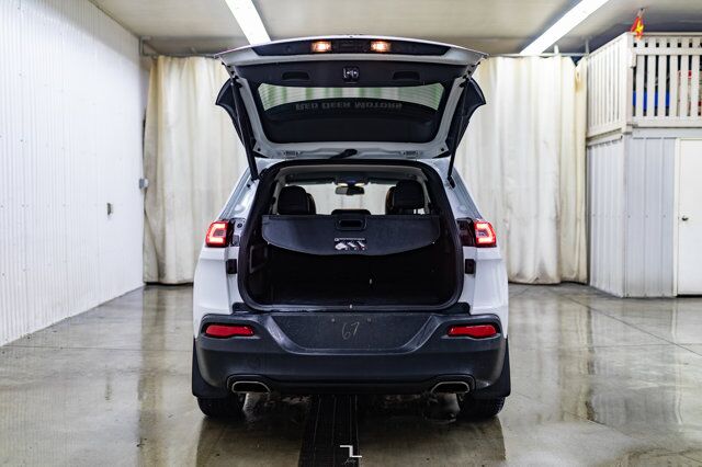 2016 Jeep Cherokee 4x4 North Leather BCam Red Deer AB