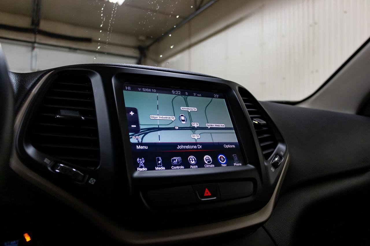 2016 Jeep Cherokee 4x4 North Nav BCam Red Deer AB