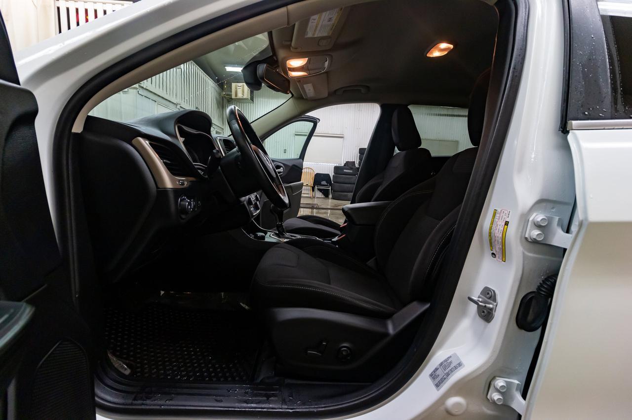 2016 Jeep Cherokee 4x4 North Nav BCam Red Deer AB