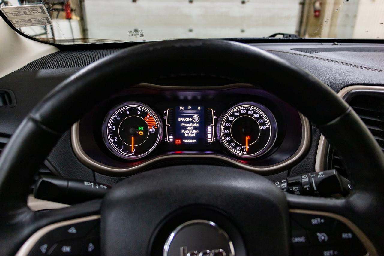 2016 Jeep Cherokee 4x4 North Nav BCam Red Deer AB