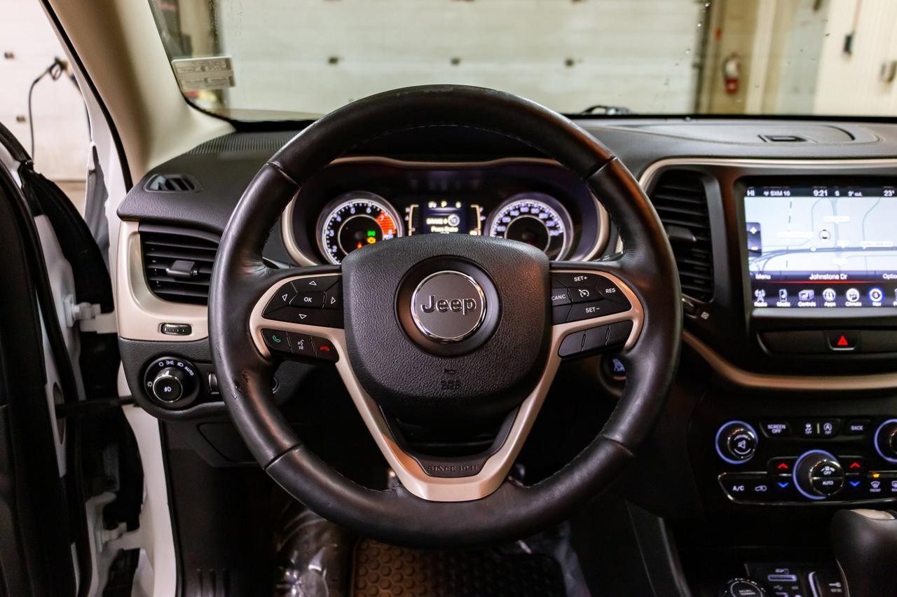 2016 Jeep Cherokee 4x4 North Nav BCam Red Deer AB