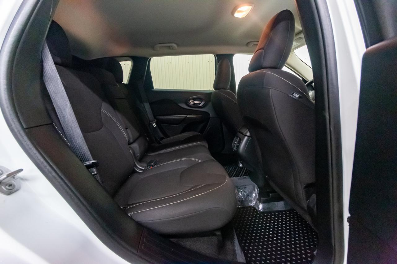 2016 Jeep Cherokee 4x4 North Nav BCam Red Deer AB