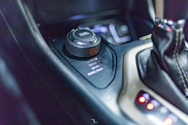 2016 Jeep Cherokee 4x4 North Roof BCam Red Deer AB