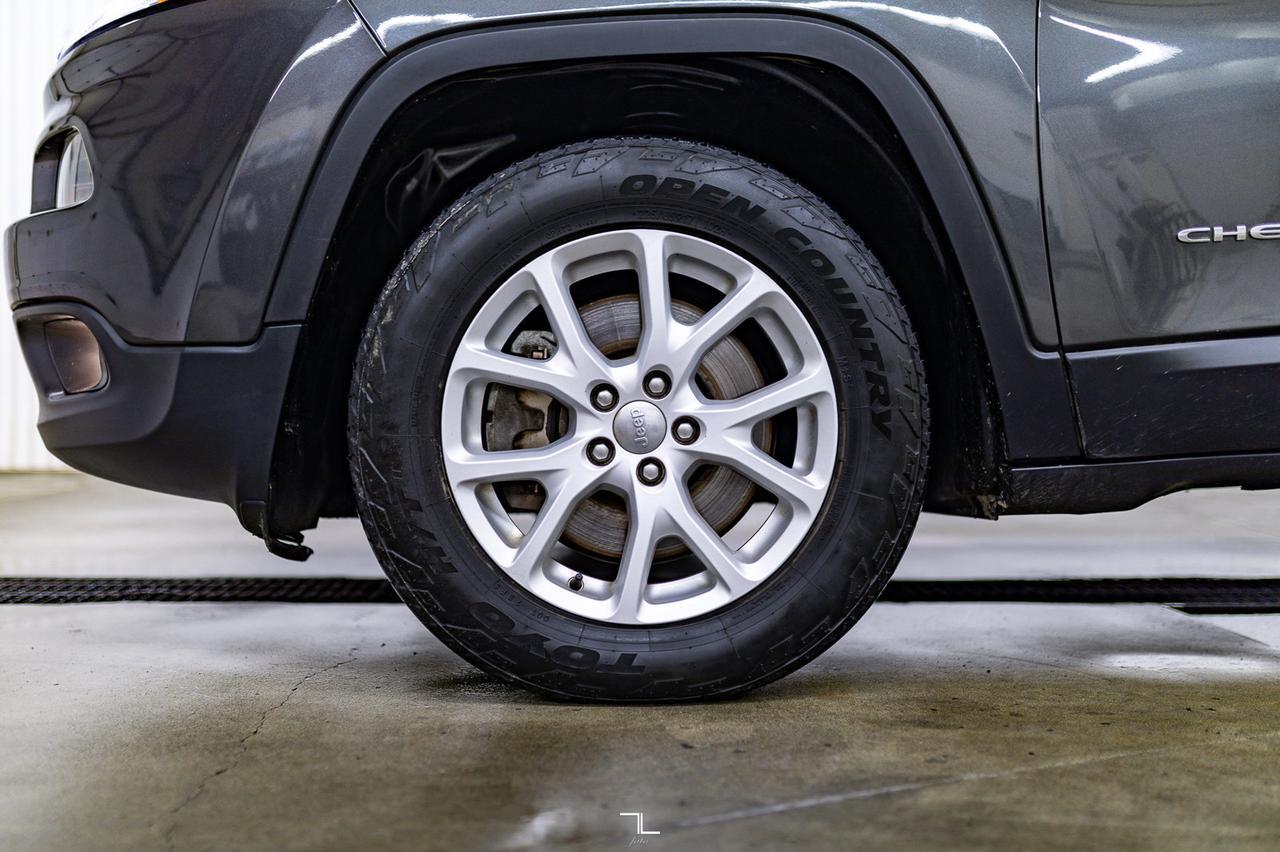 2016 Jeep Cherokee 4x4 North Roof BCam Red Deer AB