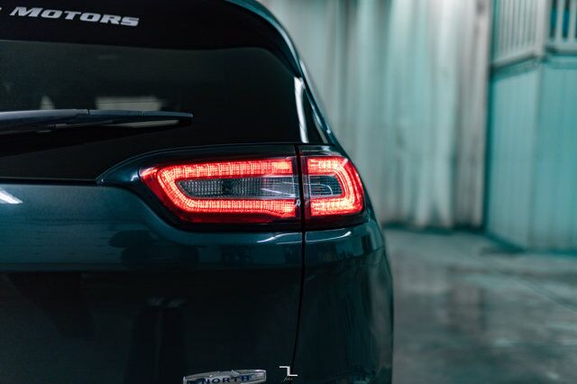 2016 Jeep Cherokee 4x4 North Roof BCam Red Deer AB