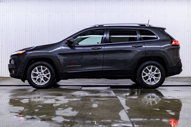 2016 Jeep Cherokee 4x4 North Roof BCam Red Deer AB