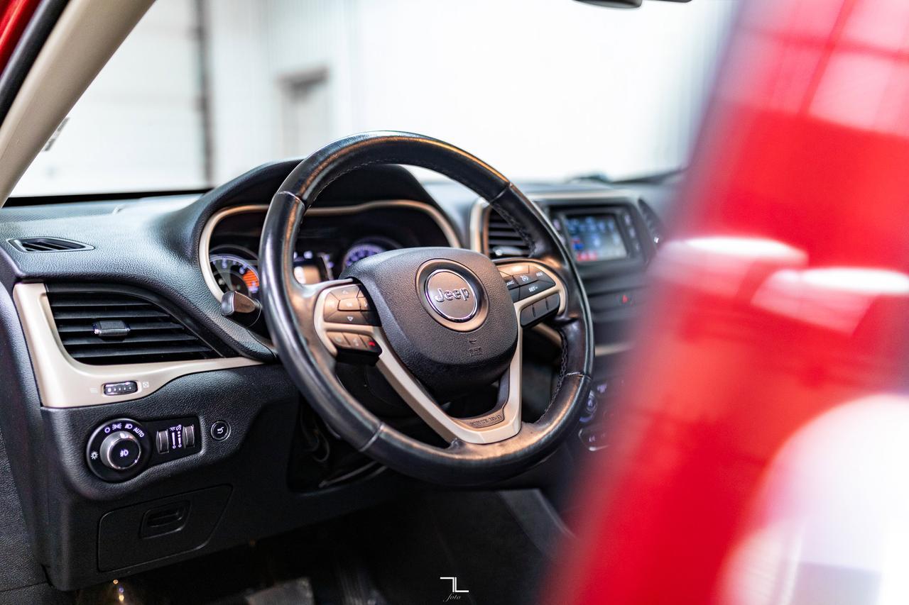 2016 Jeep Cherokee 4x4 North Roof PSeat Red Deer AB
