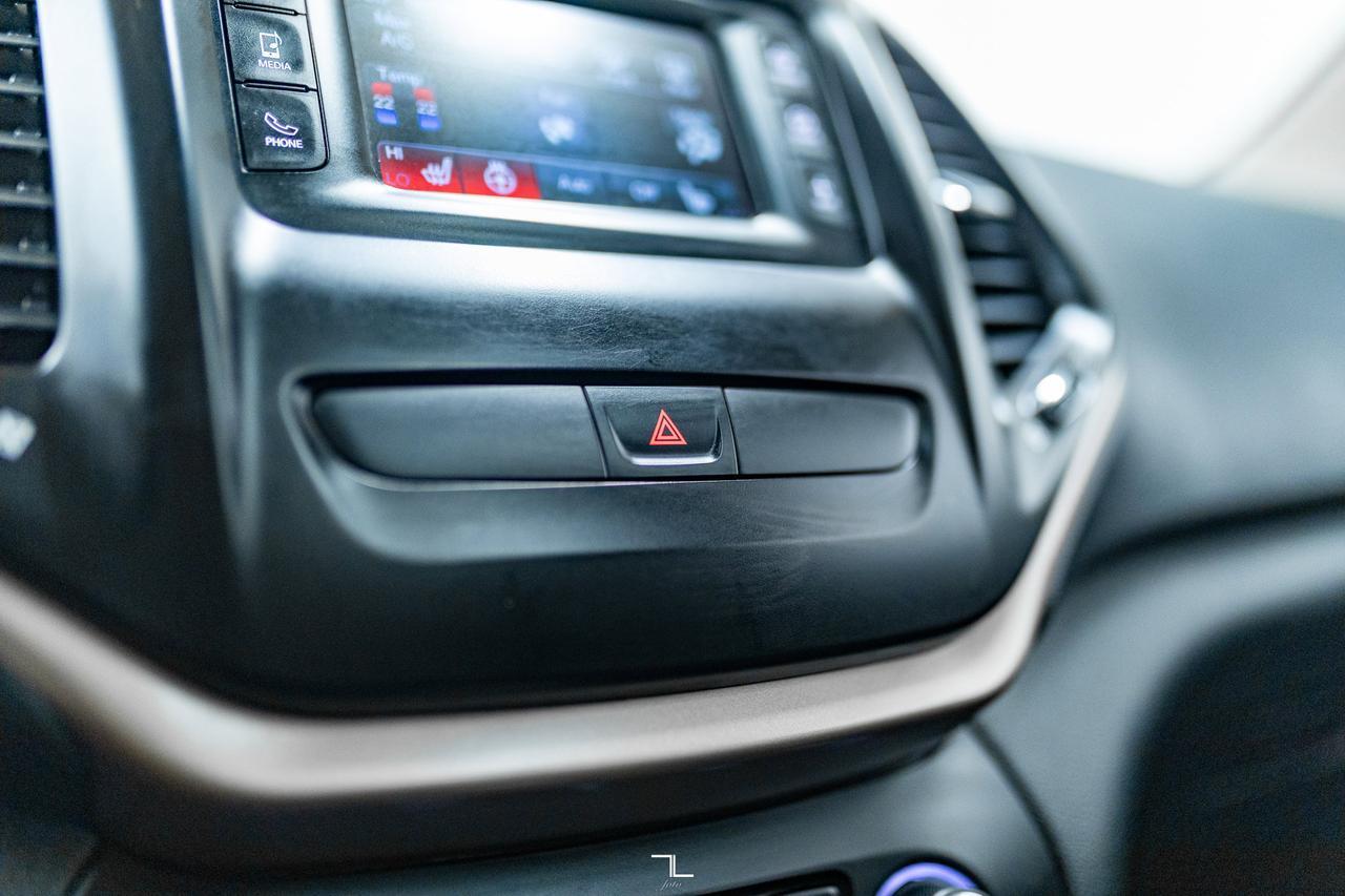 2016 Jeep Cherokee 4x4 North Roof PSeat Red Deer AB