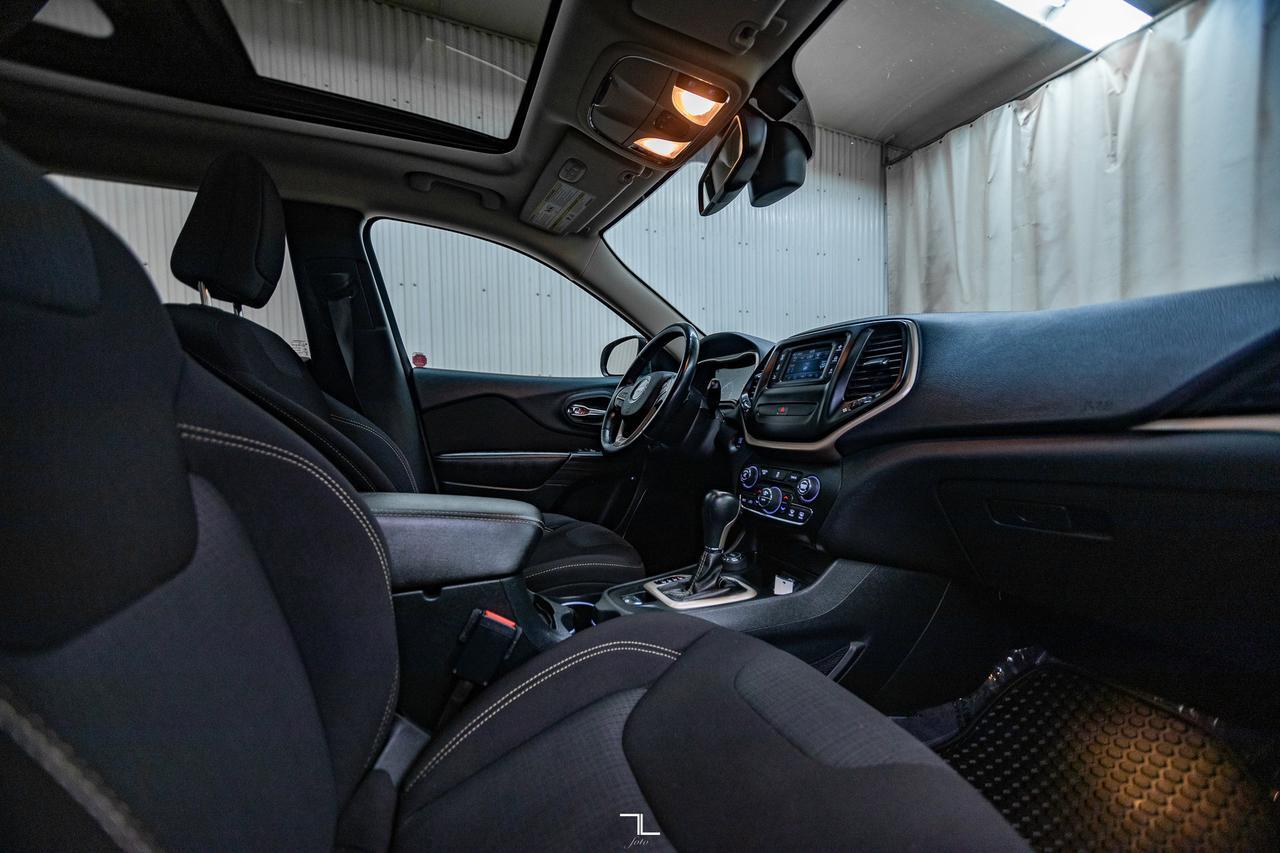 2016 Jeep Cherokee 4x4 North Roof PSeat Red Deer AB