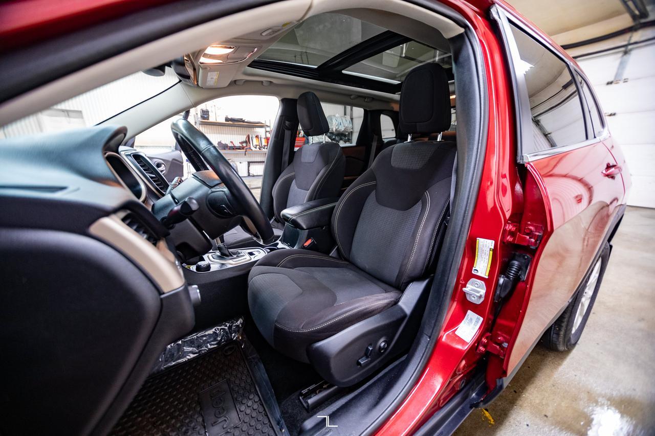 2016 Jeep Cherokee 4x4 North Roof PSeat Red Deer AB