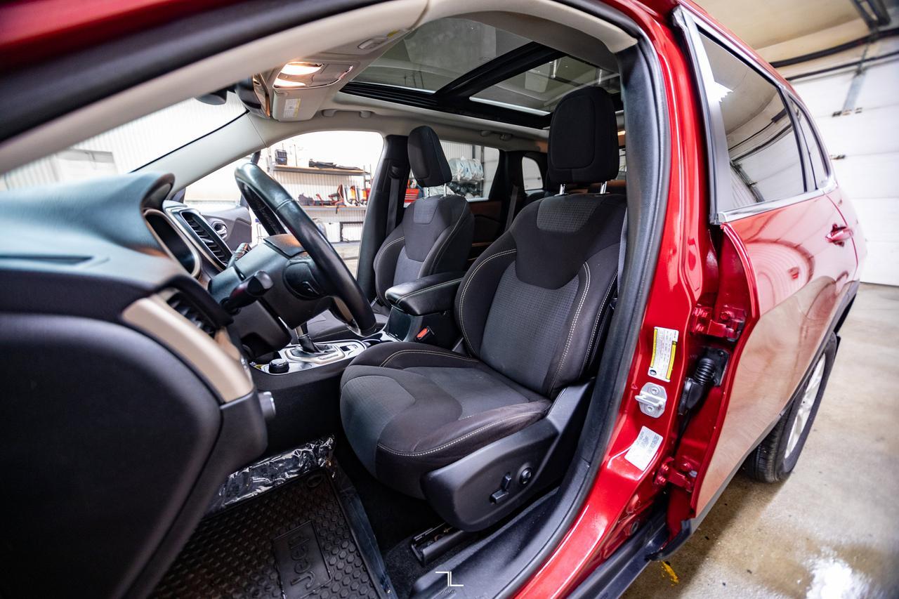 2016 Jeep Cherokee 4x4 North Roof PSeat Red Deer AB