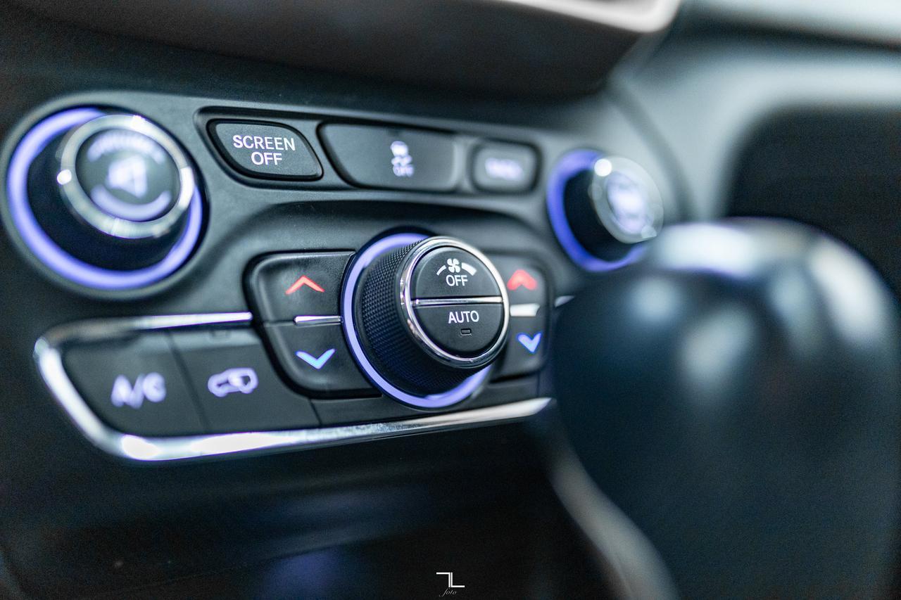 2016 Jeep Cherokee 4x4 North Roof PSeat Red Deer AB