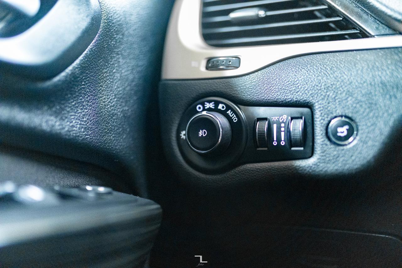 2016 Jeep Cherokee 4x4 North Roof PSeat Red Deer AB