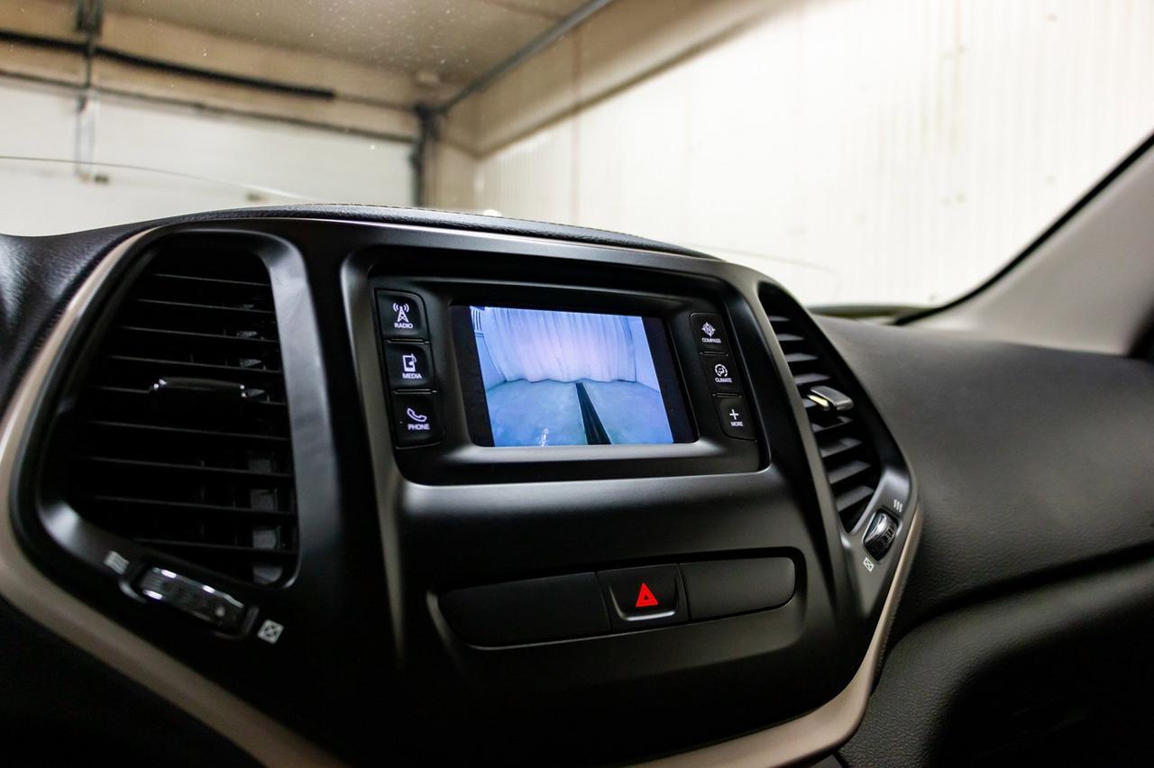 2016 Jeep Cherokee 4x4 Sport BCam Red Deer AB