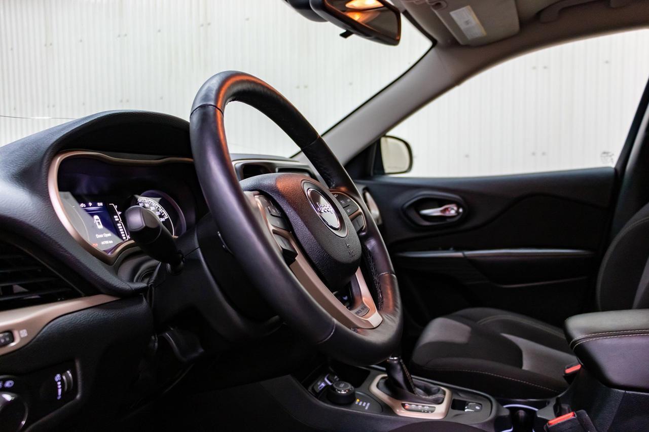 2016 Jeep Cherokee 4x4 Sport BCam Red Deer AB