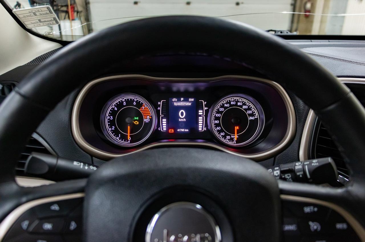 2016 Jeep Cherokee 4x4 Sport BCam Red Deer AB