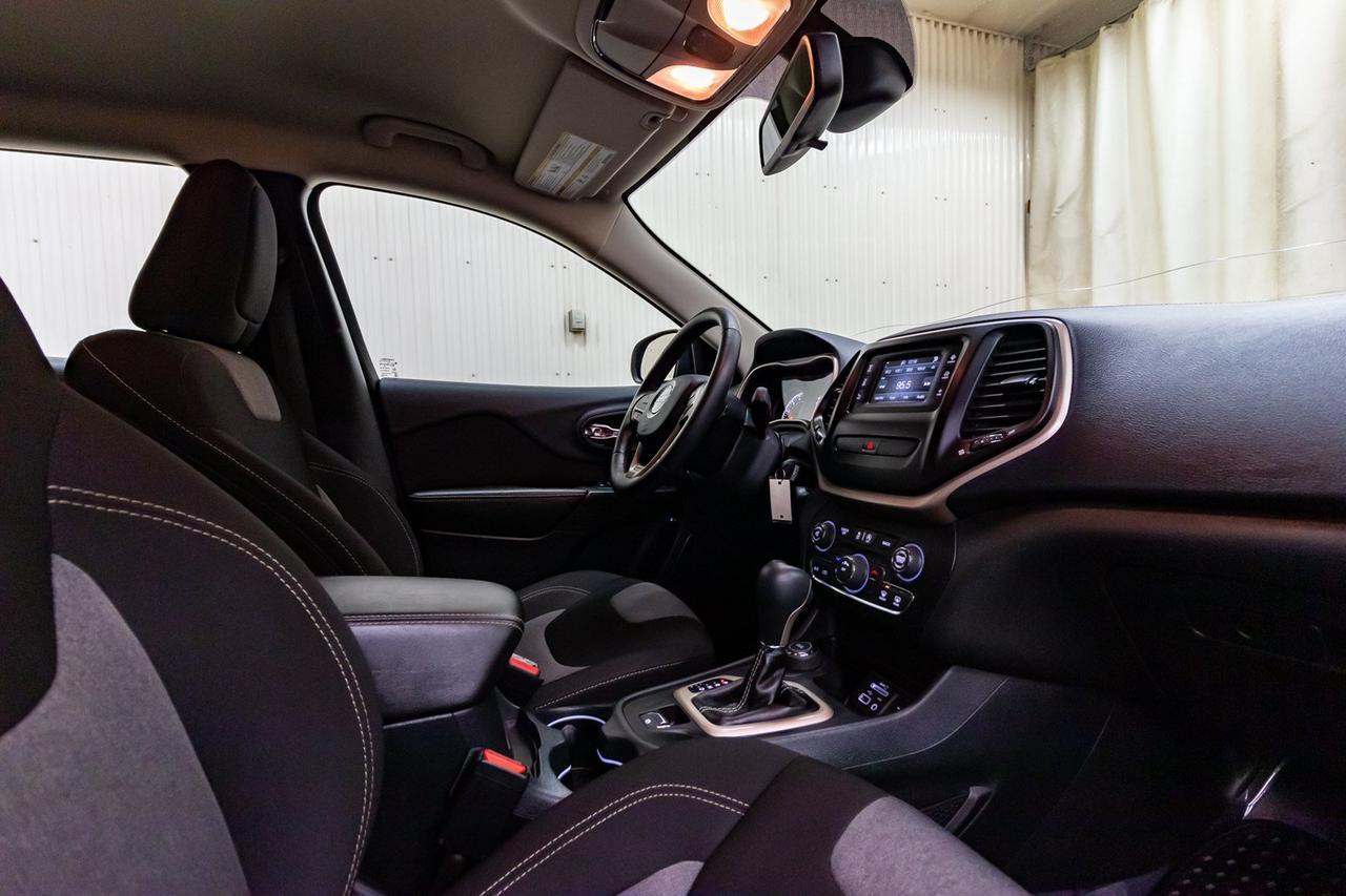 2016 Jeep Cherokee 4x4 Sport BCam Red Deer AB