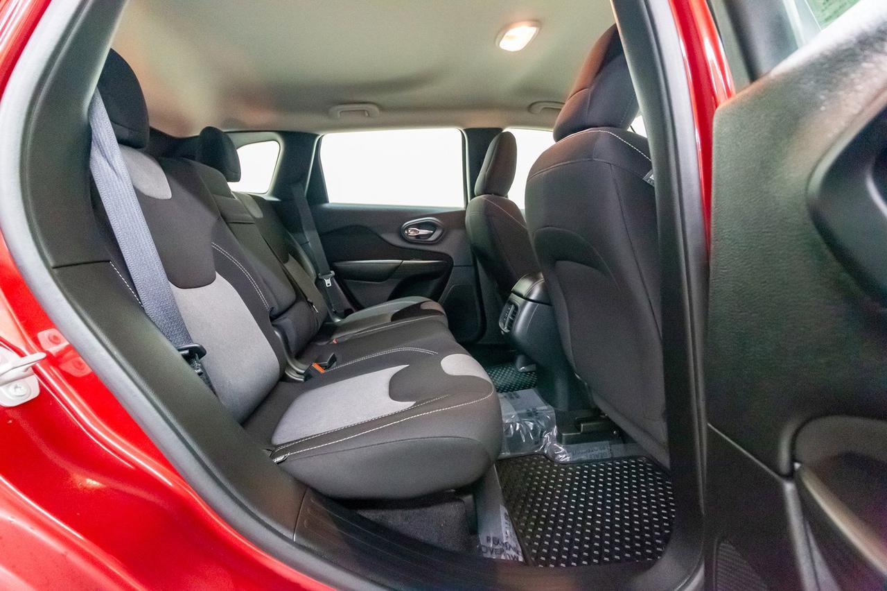 2016 Jeep Cherokee 4x4 Sport BCam Red Deer AB