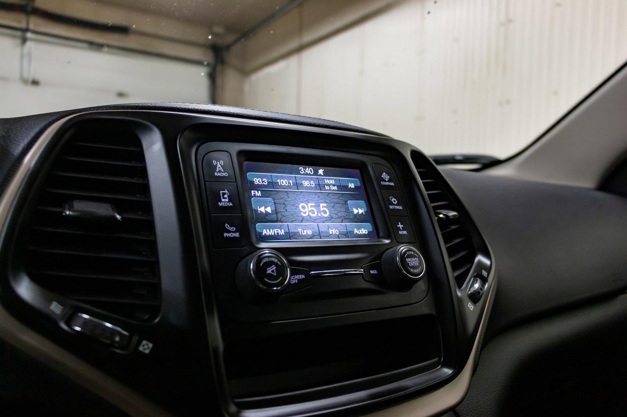 2016 Jeep Cherokee 4x4 Sport Red Deer AB