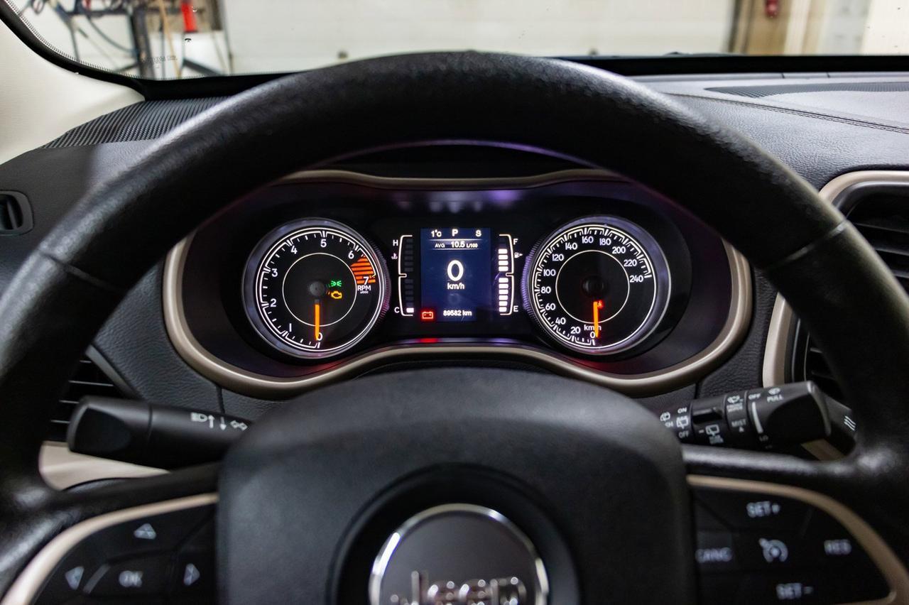 2016 Jeep Cherokee 4x4 Sport Red Deer AB