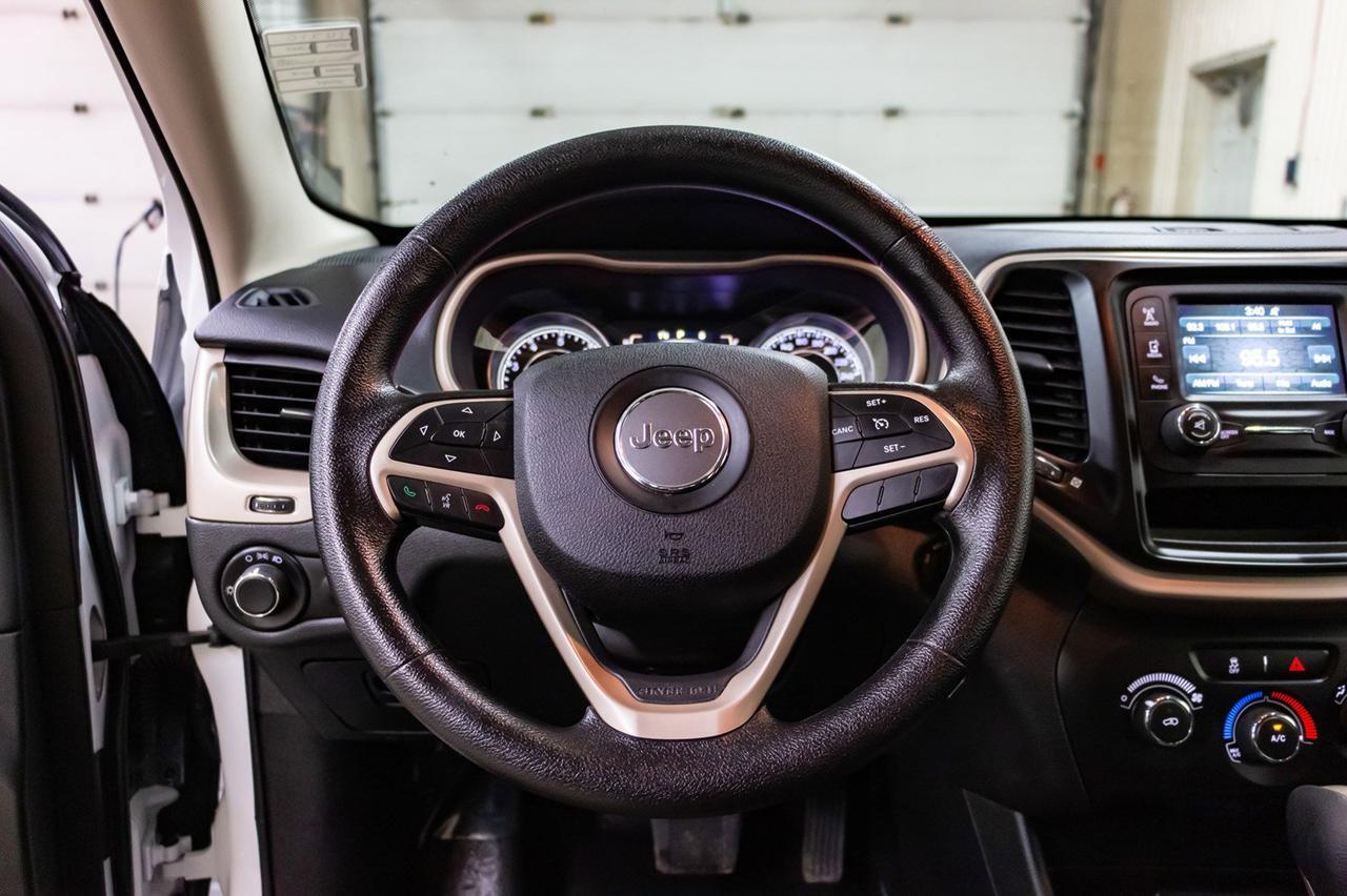 2016 Jeep Cherokee 4x4 Sport Red Deer AB