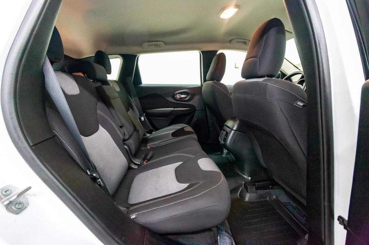 2016 Jeep Cherokee 4x4 Sport Red Deer AB