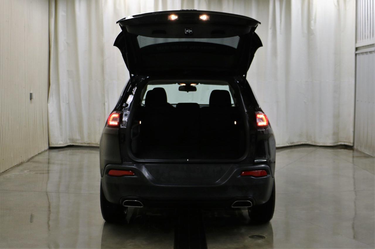 2016 Jeep Cherokee 4x4 Sport Red Deer AB