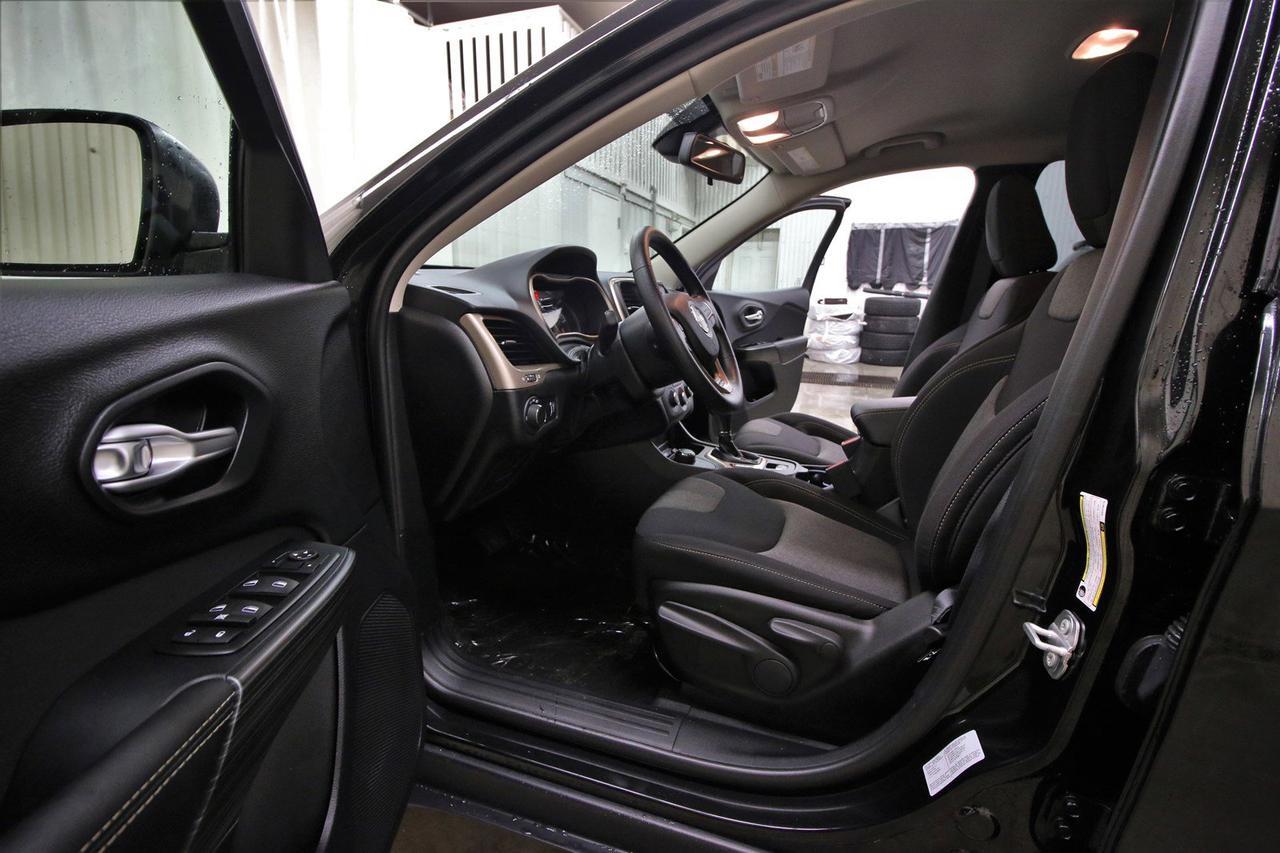 2016 Jeep Cherokee 4x4 Sport Red Deer AB