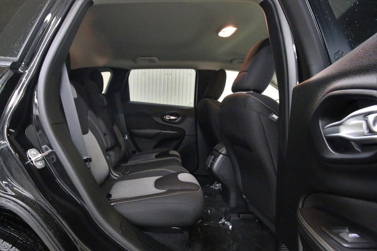 2016 Jeep Cherokee 4x4 Sport Red Deer AB