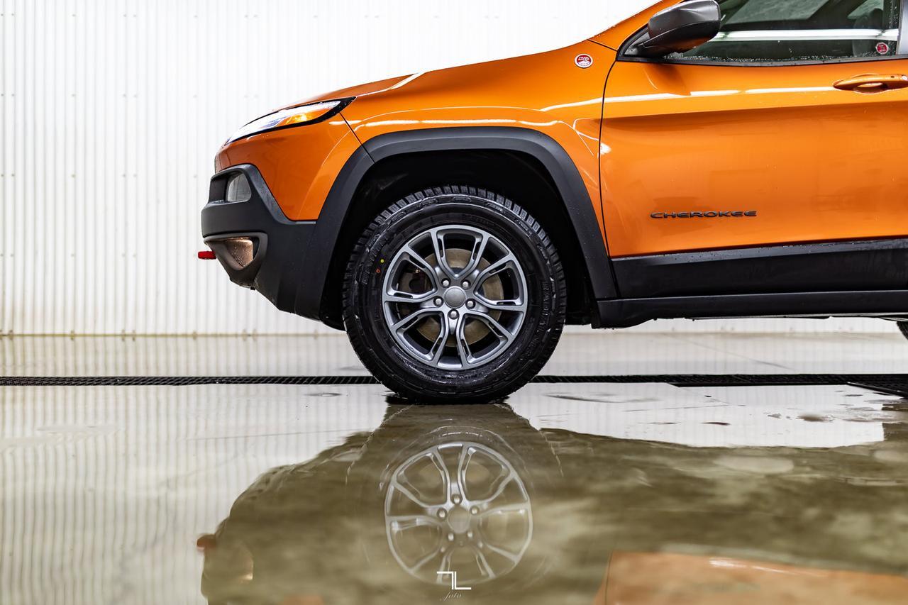 2016 Jeep Cherokee 4x4 Trailhawk Leather Roof Nav BCam Red Deer AB