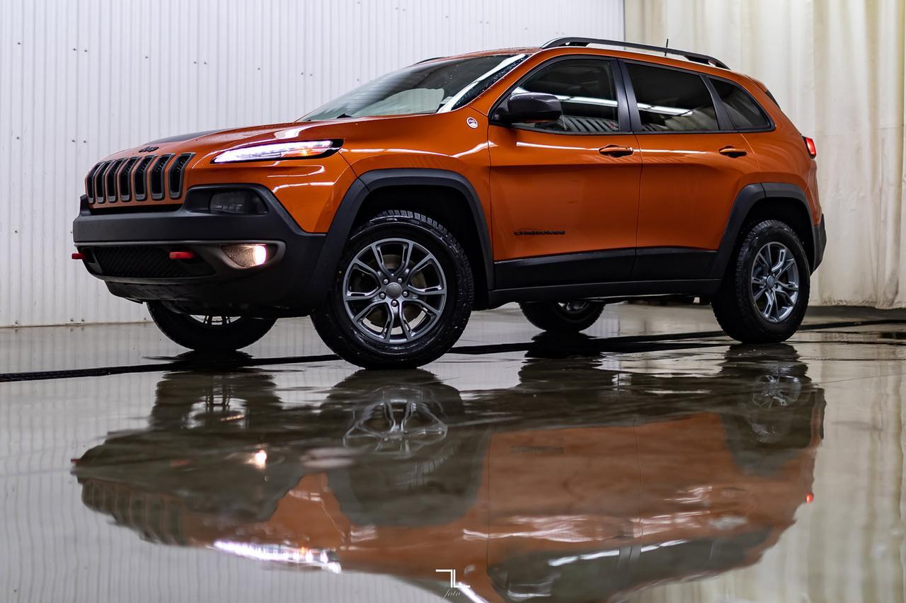 2016 Jeep Cherokee 4x4 Trailhawk Leather Roof Nav BCam Red Deer AB