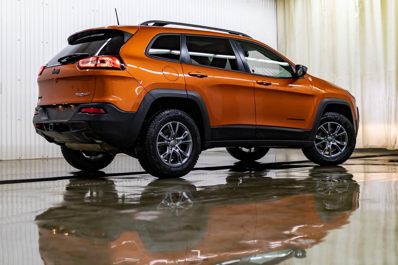 2016 Jeep Cherokee 4x4 Trailhawk Leather Roof Nav BCam Red Deer AB