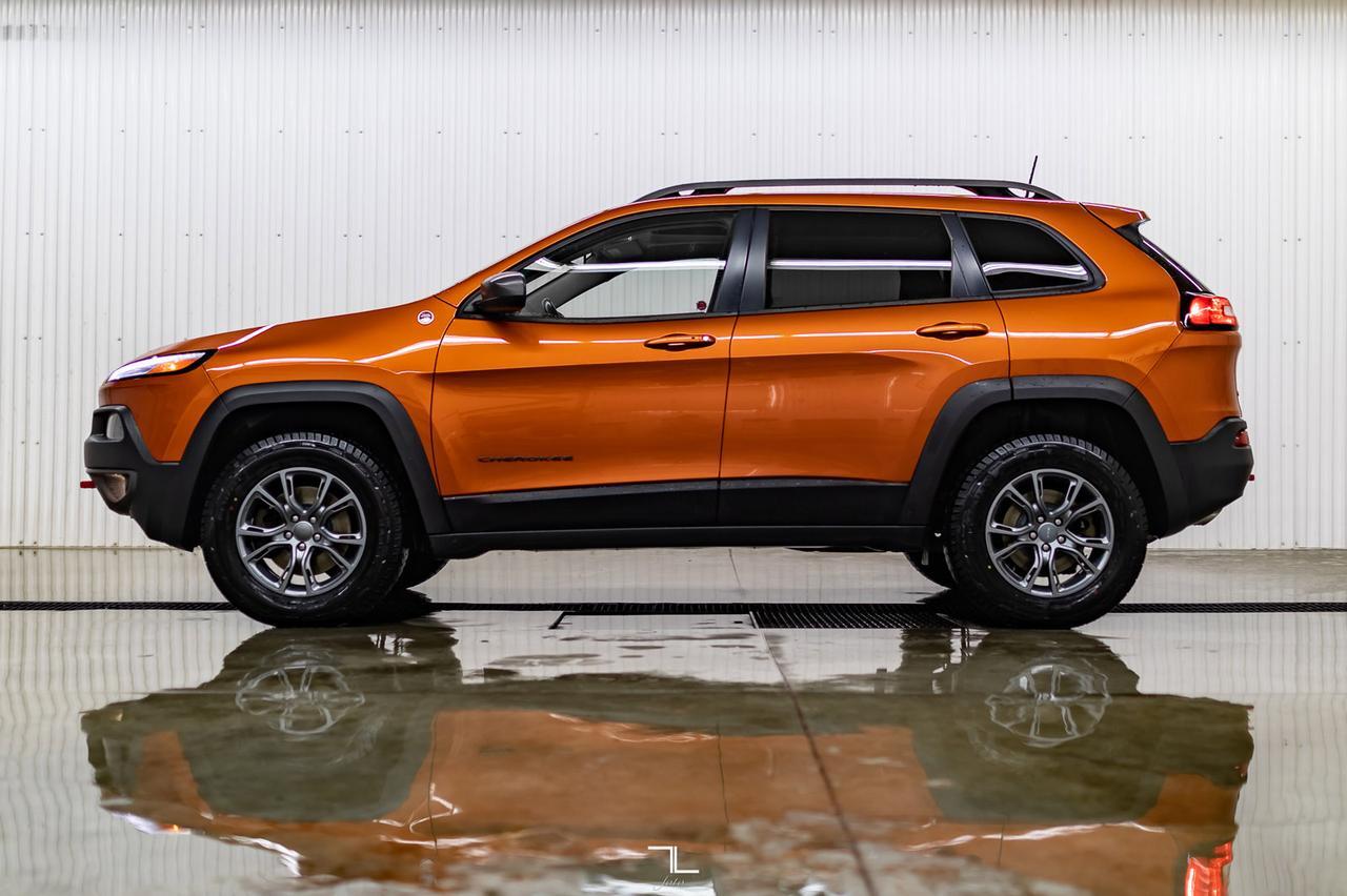2016 Jeep Cherokee 4x4 Trailhawk Leather Roof Nav BCam Red Deer AB