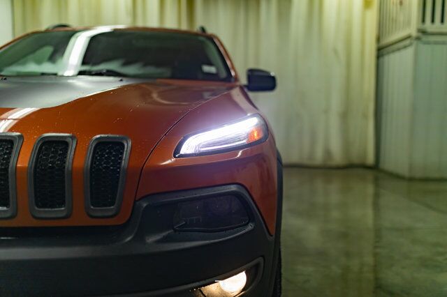 2016 Jeep Cherokee 4x4 Trailhawk Leather Roof Nav BCam Red Deer AB