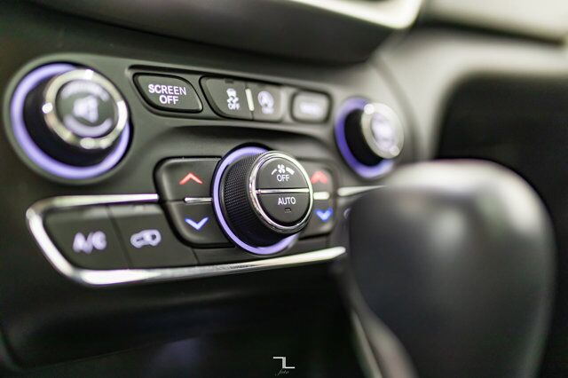 2016 Jeep Cherokee 4x4 Trailhawk Leather Roof Nav BCam Red Deer AB