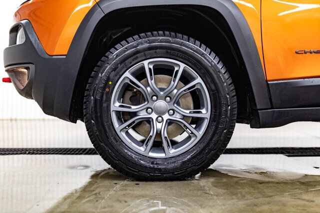 2016 Jeep Cherokee 4x4 Trailhawk Leather Roof Nav BCam Red Deer AB