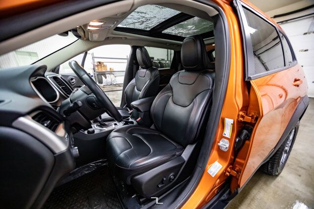 2016 Jeep Cherokee 4x4 Trailhawk Leather Roof Nav BCam Red Deer AB