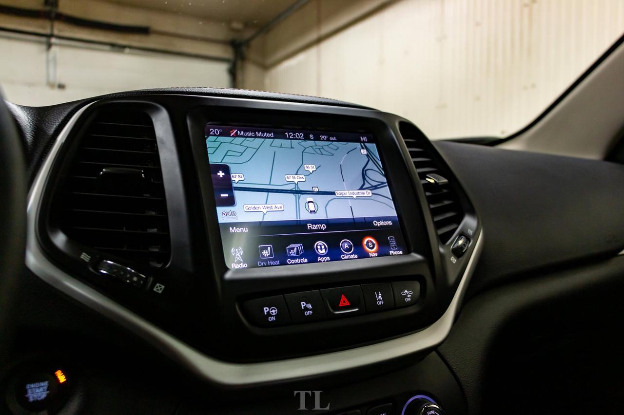 2016 Jeep Cherokee 4x4 Trailhawk Leather Roof Nav BCam Red Deer AB