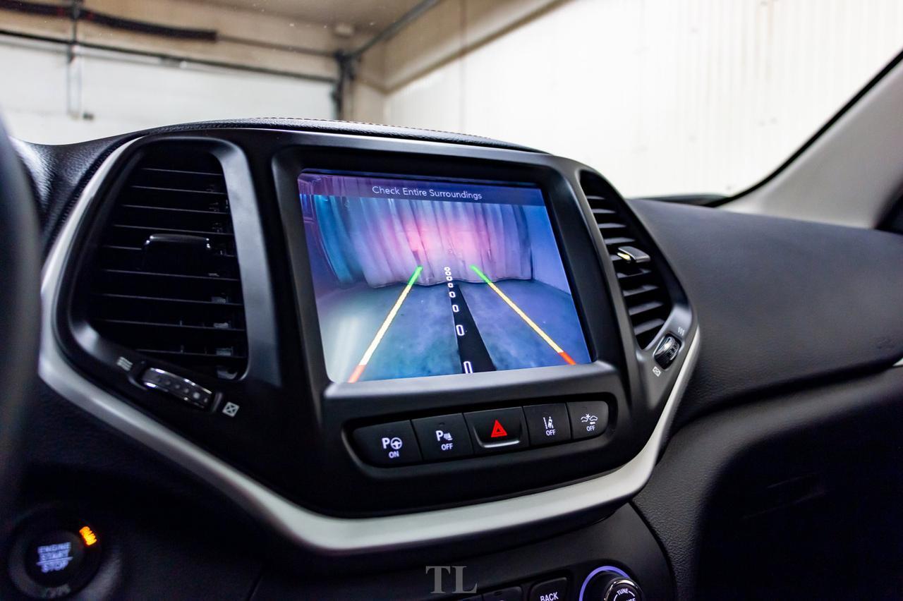 2016 Jeep Cherokee 4x4 Trailhawk Leather Roof Nav BCam Red Deer AB