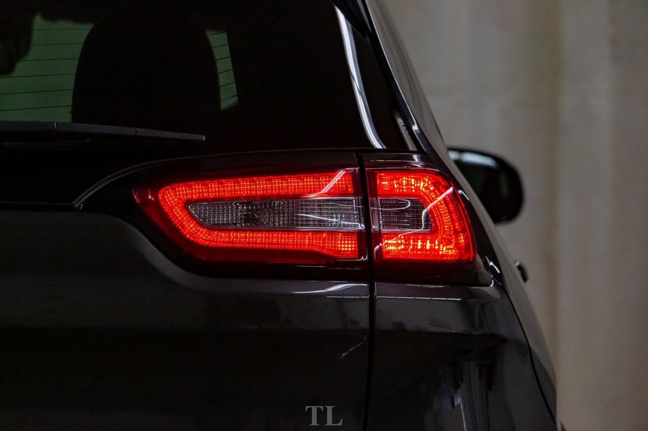 2016 Jeep Cherokee 4x4 Trailhawk Leather Roof Nav BCam Red Deer AB