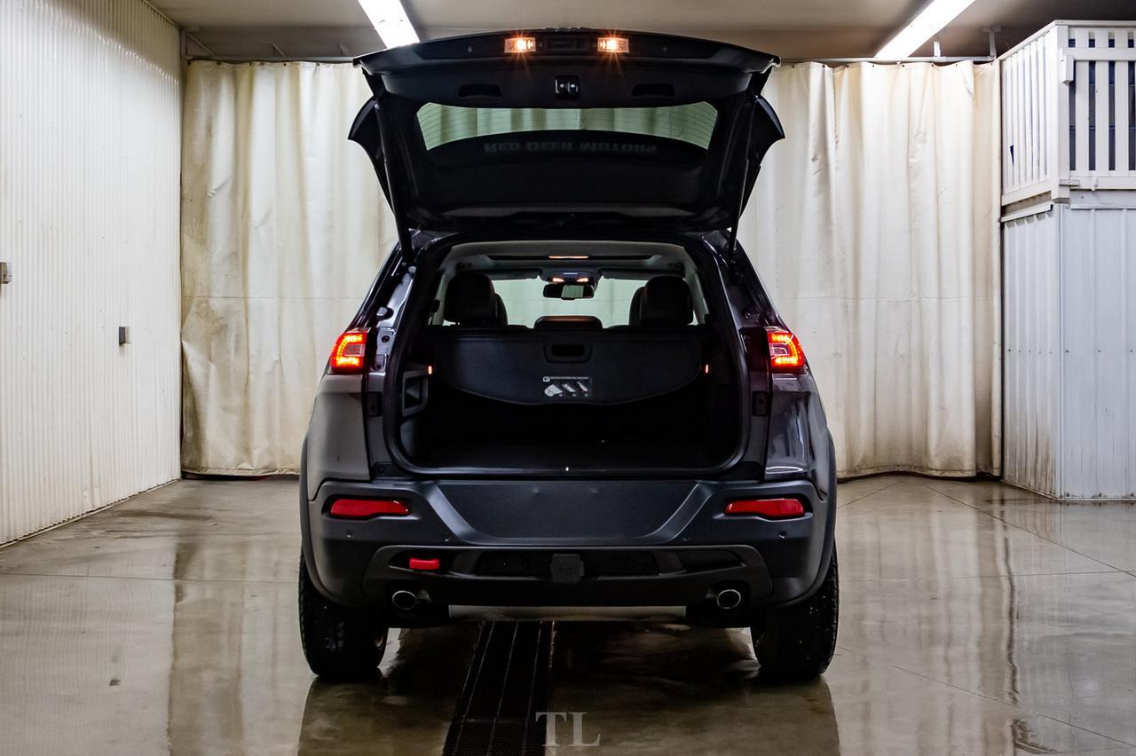 2016 Jeep Cherokee 4x4 Trailhawk Leather Roof Nav BCam Red Deer AB