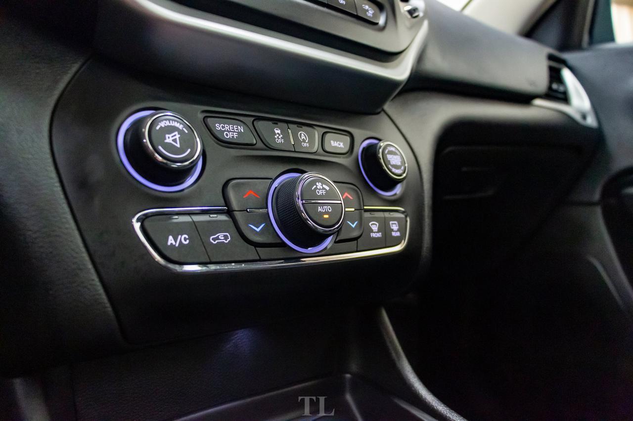 2016 Jeep Cherokee 4x4 Trailhawk Leather Roof Nav BCam Red Deer AB