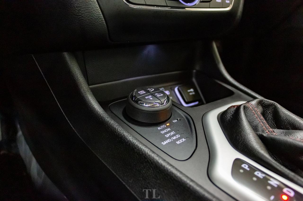 2016 Jeep Cherokee 4x4 Trailhawk Leather Roof Nav BCam Red Deer AB