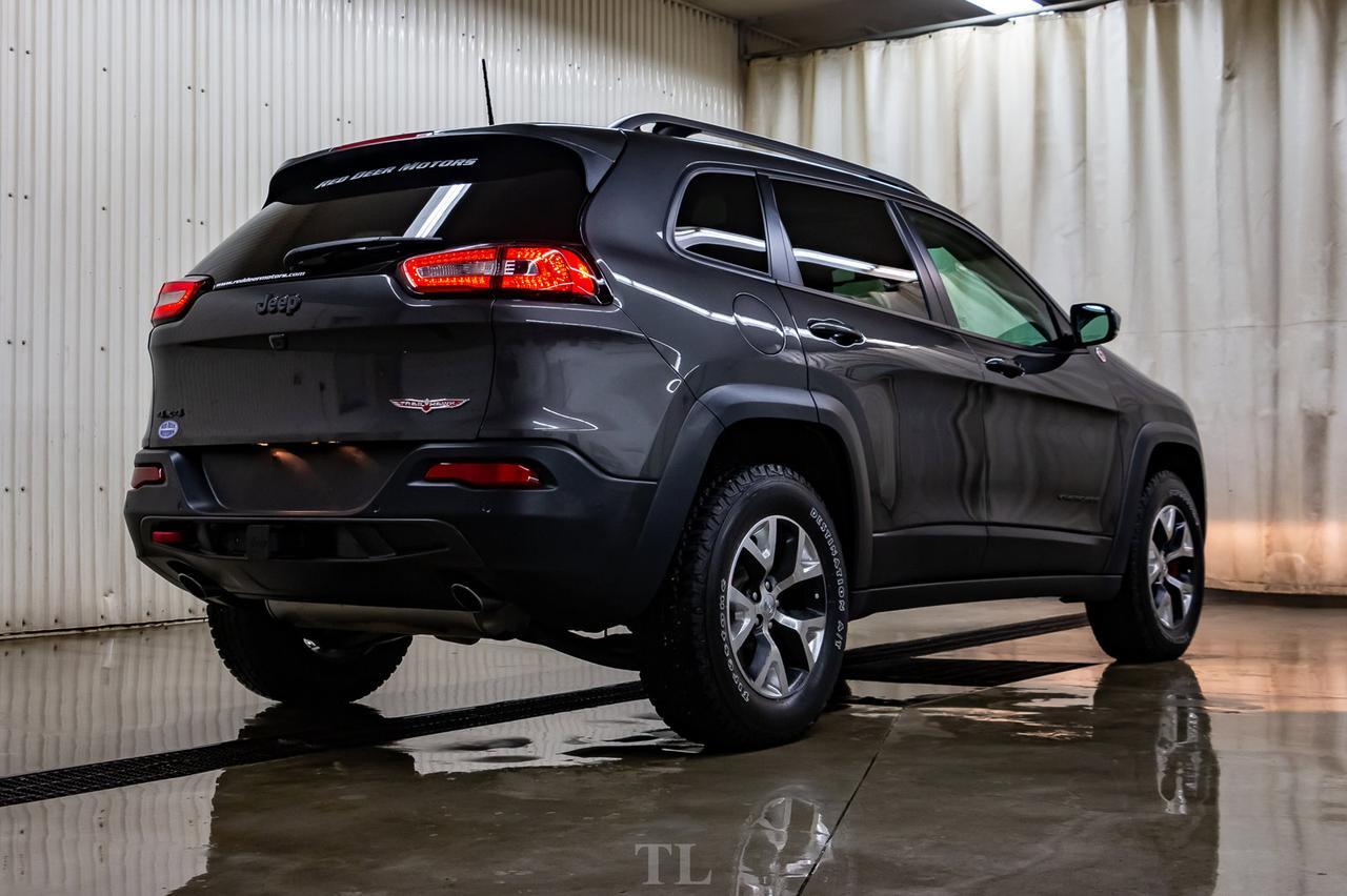 2016 Jeep Cherokee 4x4 Trailhawk Leather Roof Nav BCam Red Deer AB