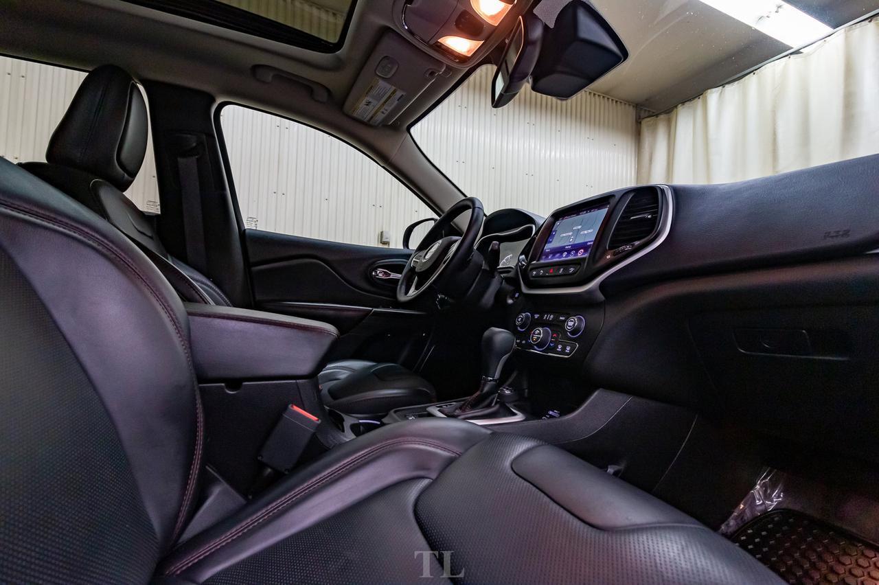 2016 Jeep Cherokee 4x4 Trailhawk Leather Roof Nav BCam Red Deer AB